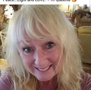 Meet your Posher, Deborah